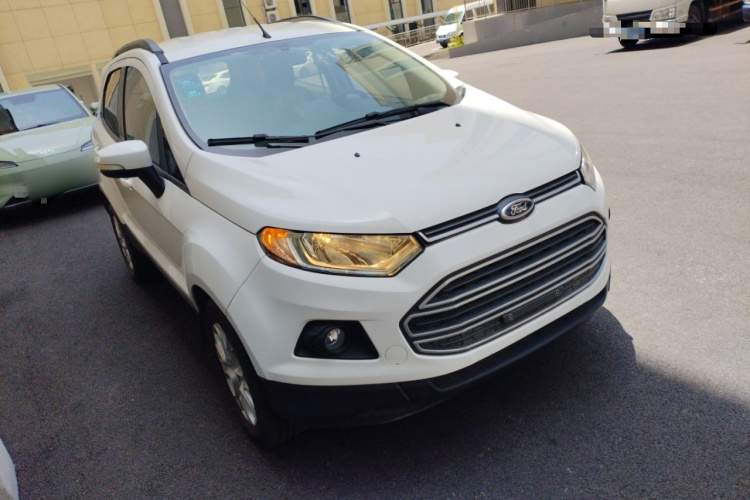 福特 翼搏 2013款 1.5L 手动风尚型车身外观3