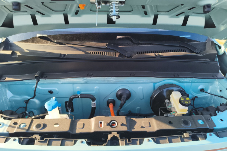 吉利银河 2024款 熊猫mini 200km 耐力熊机舱底盘24