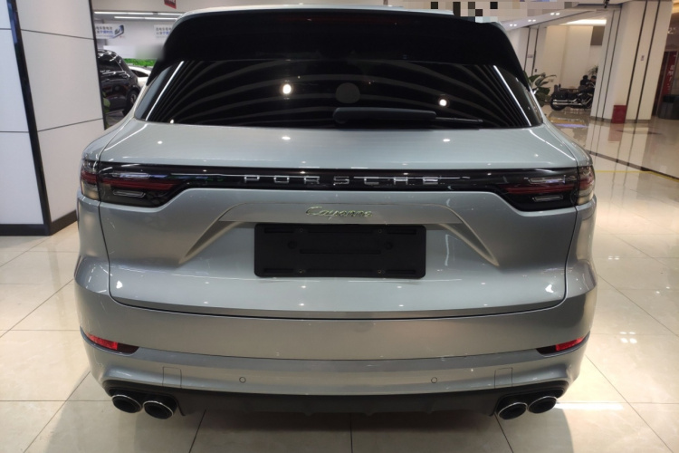 保时捷 Cayenne新能源 2021款 Cayenne E-Hybrid 2.0T车身外观6