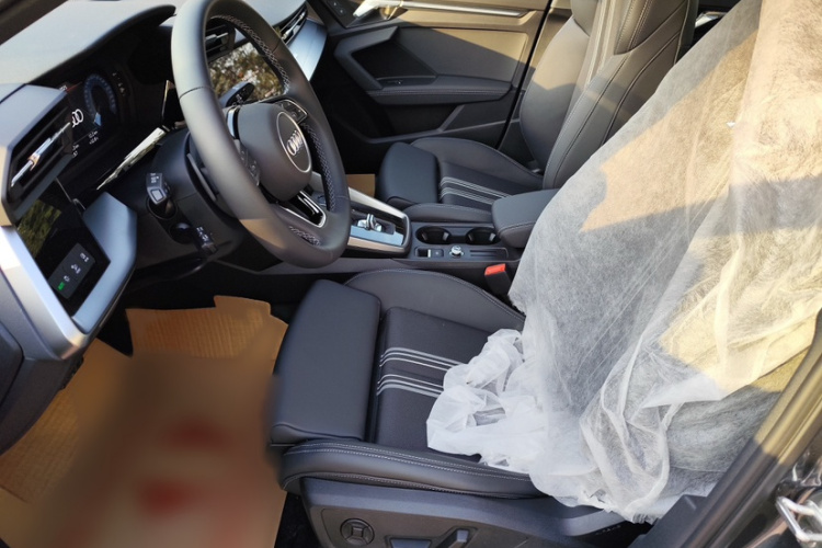 奥迪A3 2024款 A3L Limousine 35 TFSI 时尚运动型中控内饰7003