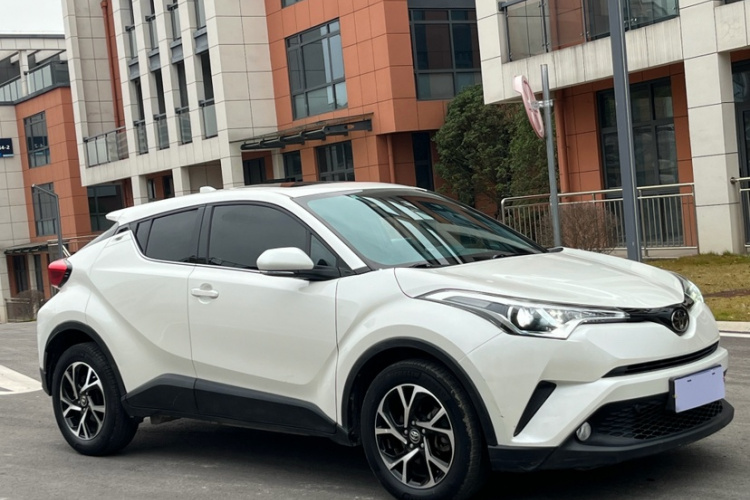 丰田C-HR 2018款 2.0L 领先天窗版 国V车身外观6001