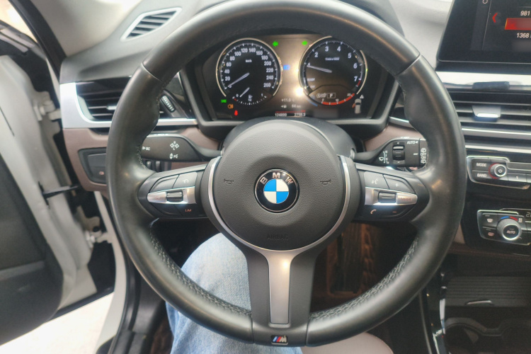 宝马X1 2020款 sDrive20Li 尊享型中控内饰13