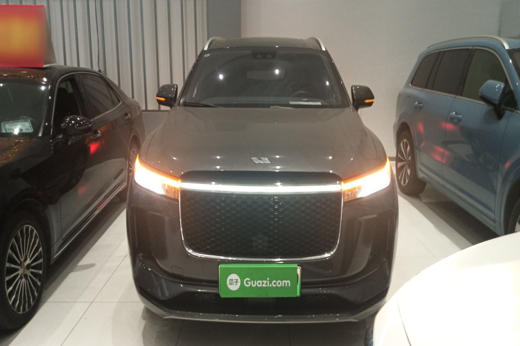 理想汽车 理想ONE 2020款 增程6座版车身外观2