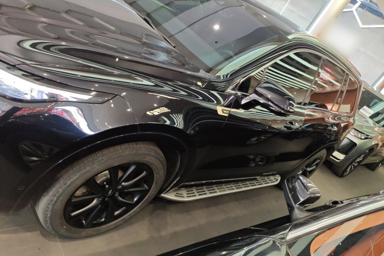 理想汽车 理想ONE 2020款 增程6座版车身外观4