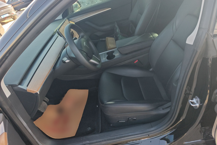 特斯拉 Model 3 2022款 后轮驱动版中控内饰19