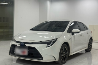 丰田 雷凌 2023款 智能电混双擎 1.8L 豪华版