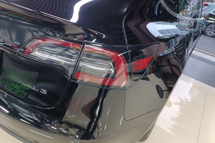特斯拉 Model 3 2020款 改款 长续航后轮驱动版车身外观9