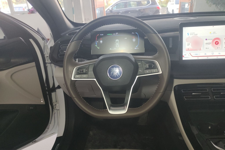 比亚迪 秦PLUS 2024款 荣耀版 DM-i 55KM领先型中控内饰13