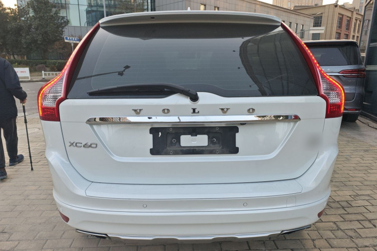 沃尔沃XC60 2016款 T5 AWD 智远版车身外观6