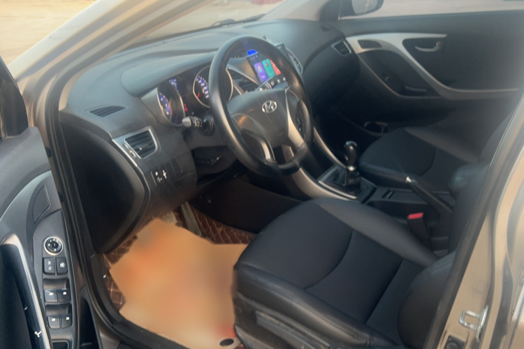 现代 朗动 2015款 1.6L 手动时尚型中控内饰7002