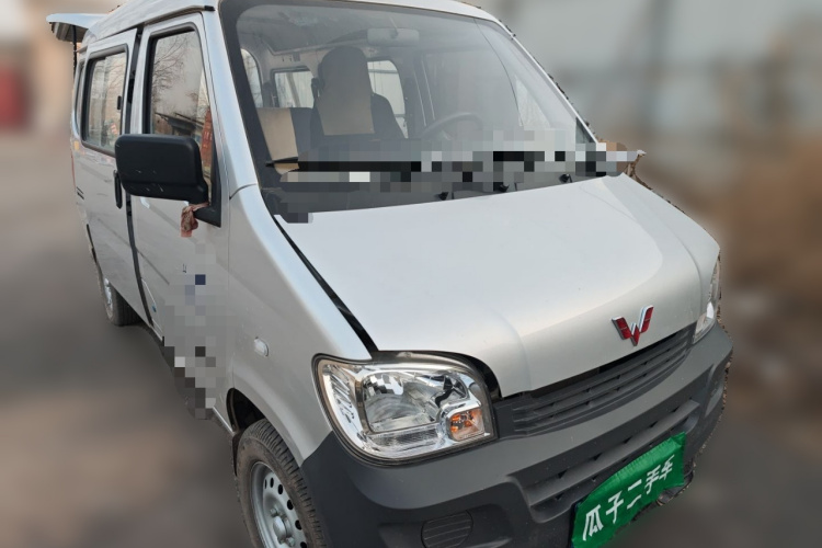 五菱汽车 五菱之光 2023款 1.5L 实用型 5/7座车身外观3