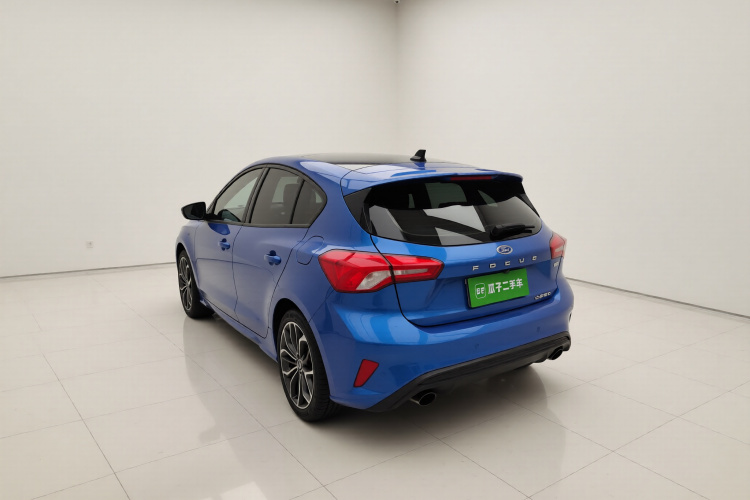 福特 福克斯 2021款 两厢 EcoBoost 180 自动ST Line车身外观5