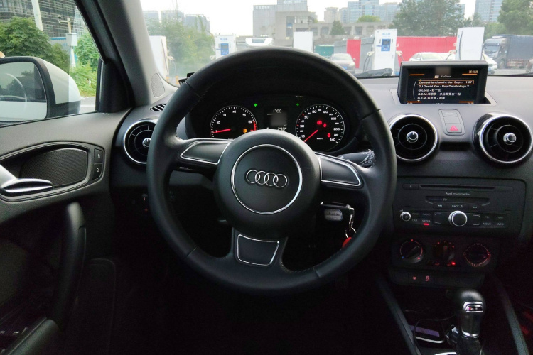 奥迪A1 2014款 30 TFSI Sportback时尚型局部细节13