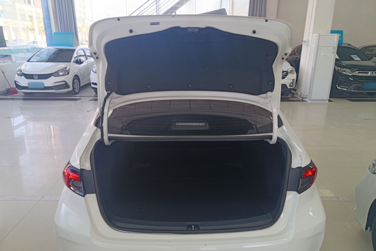 丰田 亚洲狮 2021款 2.0L 进取版机舱底盘23