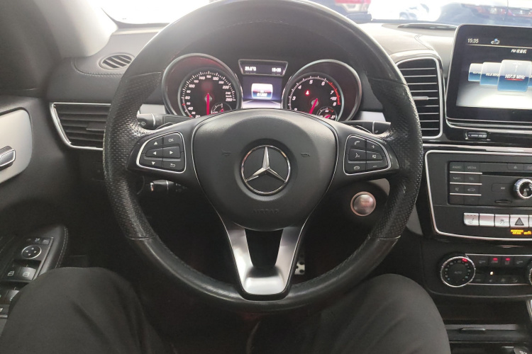 奔驰GLE轿跑 2017款 GLE 320 4MATIC 轿跑SUV中控内饰13