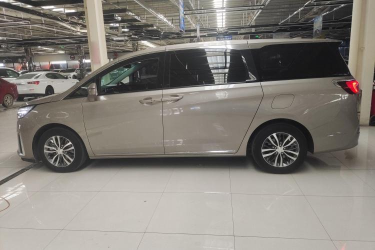 别克GL8 2023款 ES陆尊 舒适型车身外观4