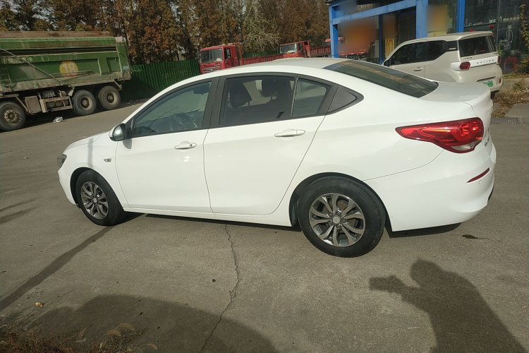 雪佛兰 科沃兹 2016款 1.5L 手动欣享版车身外观4