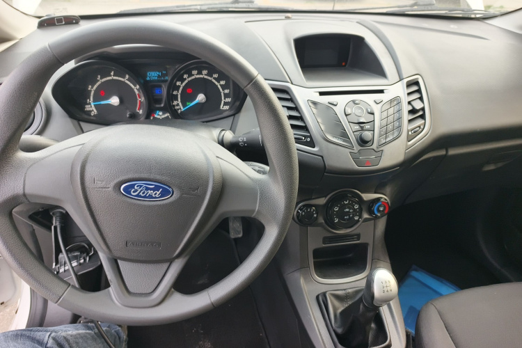 福特 嘉年华 2013款 两厢 1.5L 手动风尚型中控内饰7002