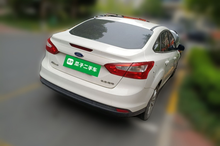 福特 福克斯 2012款 三厢 1.6L 自动舒适型车身外观6005