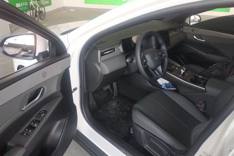 比亚迪 秦PLUS 2025款 DM-i 智驾版 55KM领先型中控内饰20