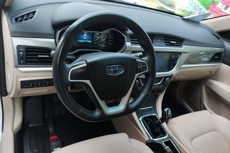 吉利汽车 帝豪 2017款 三厢百万款 1.5L 手动豪华型中控内饰7001