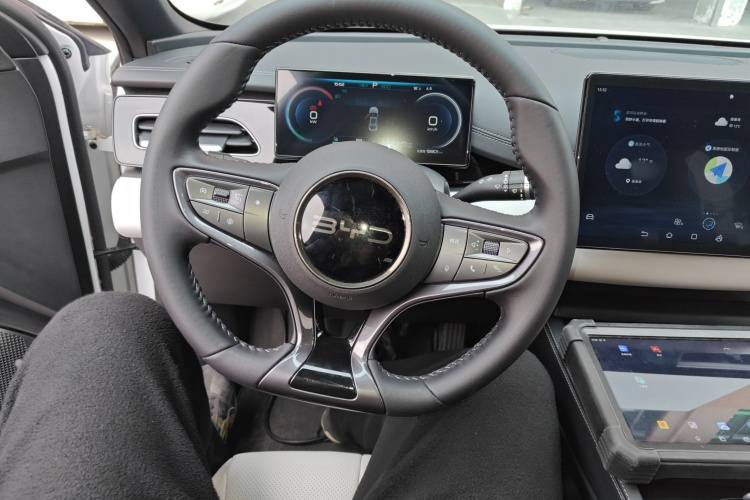 比亚迪 海豹06新能源 2024款 DM-i 80KM尊贵型中控内饰13