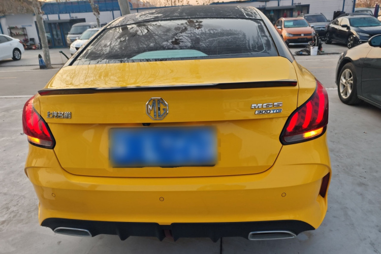 名爵 MG5 2021款 300TGI DCT青奢旗舰版车身外观6