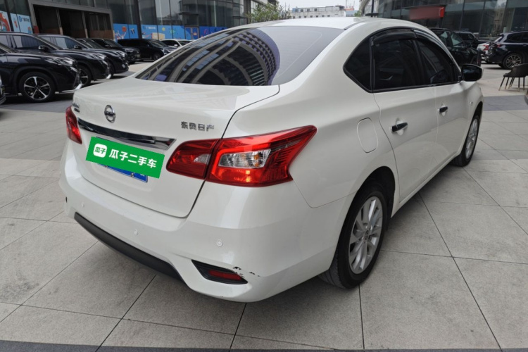 日产 轩逸 2021款 经典 1.6XL CVT豪华版车身外观7