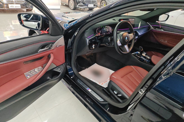 宝马5系 2023款 530Li 领先型 M运动套装中控内饰7003