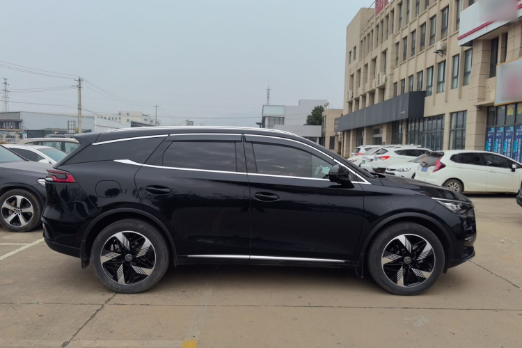 比亚迪 唐新能源 2023款 DM-i 冠军版 112KM 尊贵型车身外观6002