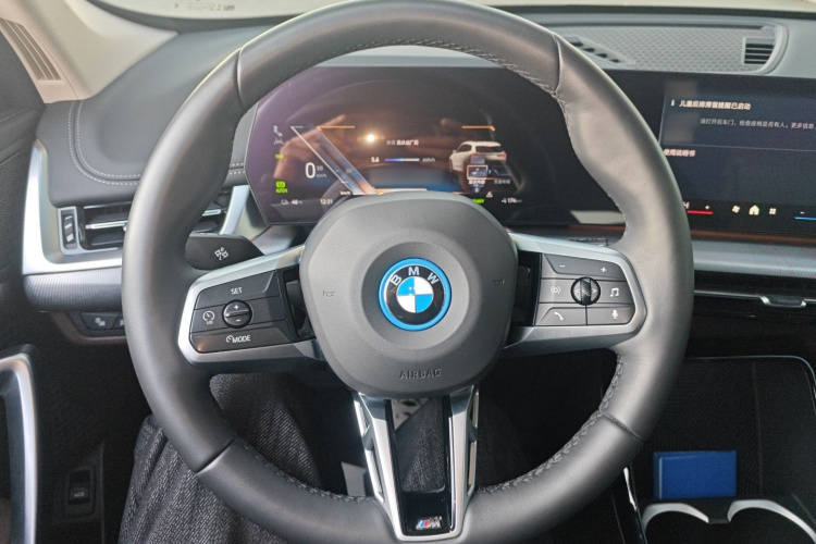 宝马iX1 2025款 eDrive25L M运动套装中控内饰13