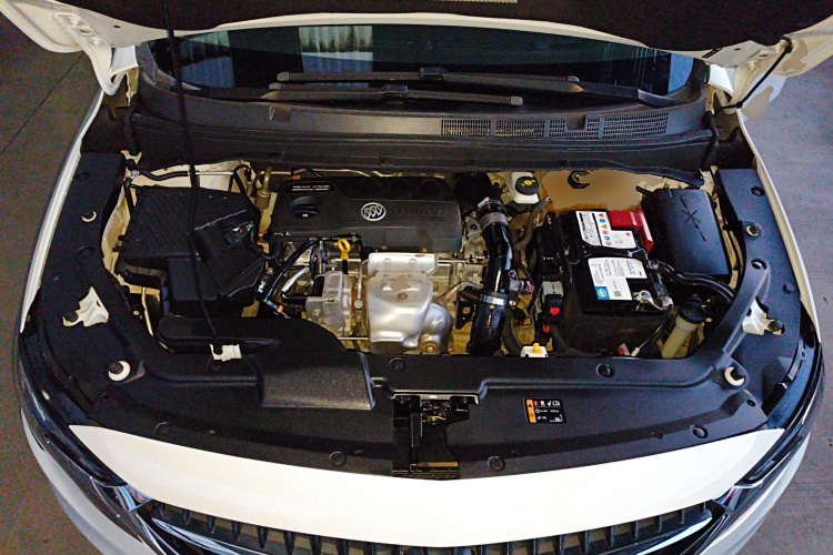 别克GL6 2019款 18T 6座互联豪华型 国VI机舱底盘24