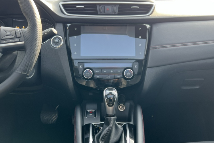 日产 逍客 2022款 2.0L CVT XV Prem豪华版中控内饰7005