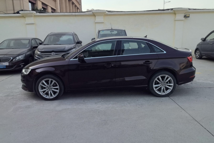 奥迪A3 2015款 Limousine 40 TFSI 自动舒适型车身外观4