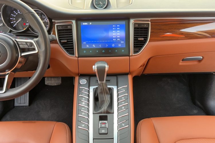 众泰SR9 2017款 2.0T 自动极致之心版局部细节16