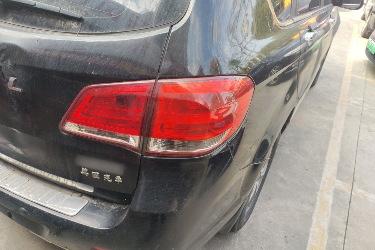 哈弗H6 2015款 升级版 1.5T 手动两驱精英型车身外观9