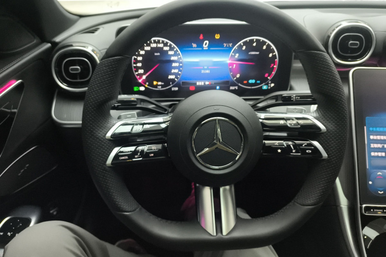 奔驰C级 2022款 C 200 L 运动版局部细节13