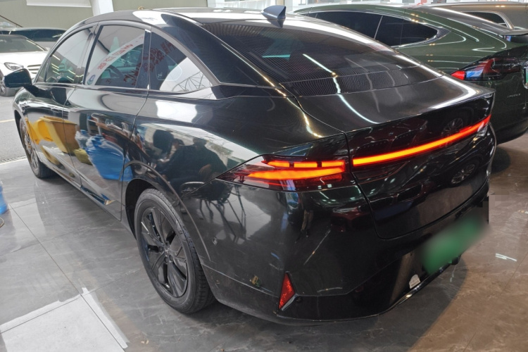 小鹏P5 2022款 550P车身外观6003