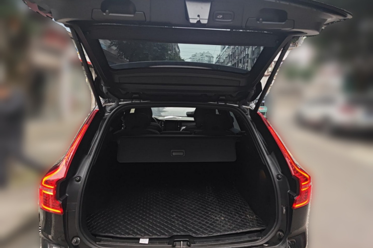 沃尔沃XC60 2026款 B5 四驱智逸豪华版中控内饰23