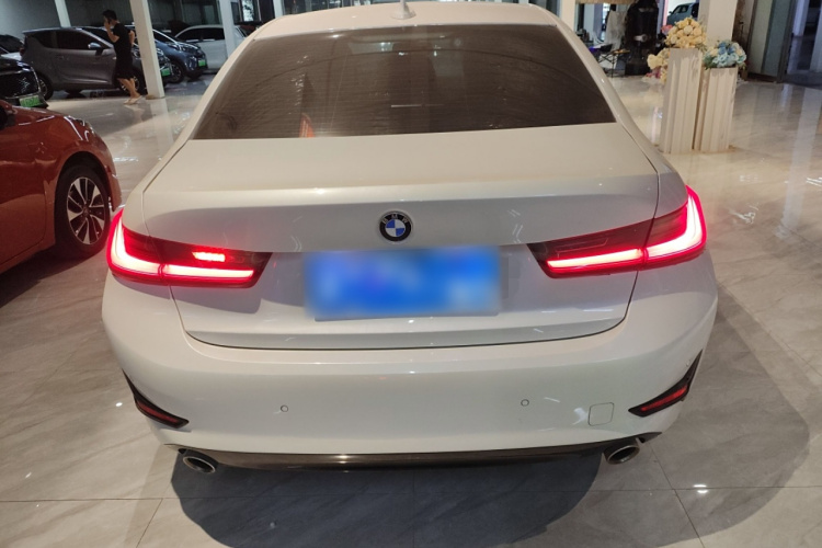 宝马3系 2021款 320i 运动套装车身外观6004
