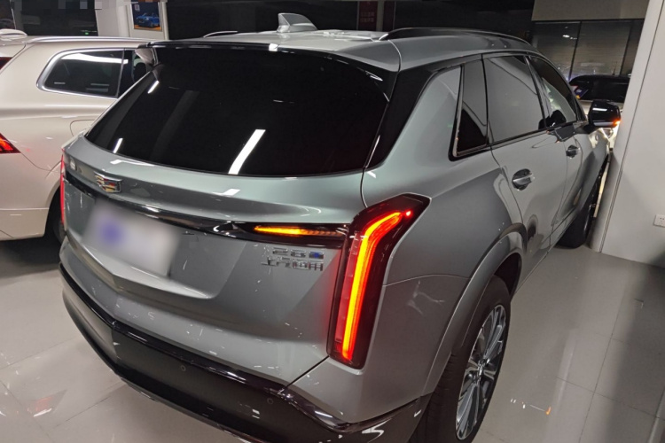 凯迪拉克XT5 2025款 2.0T 豪华型车身外观7