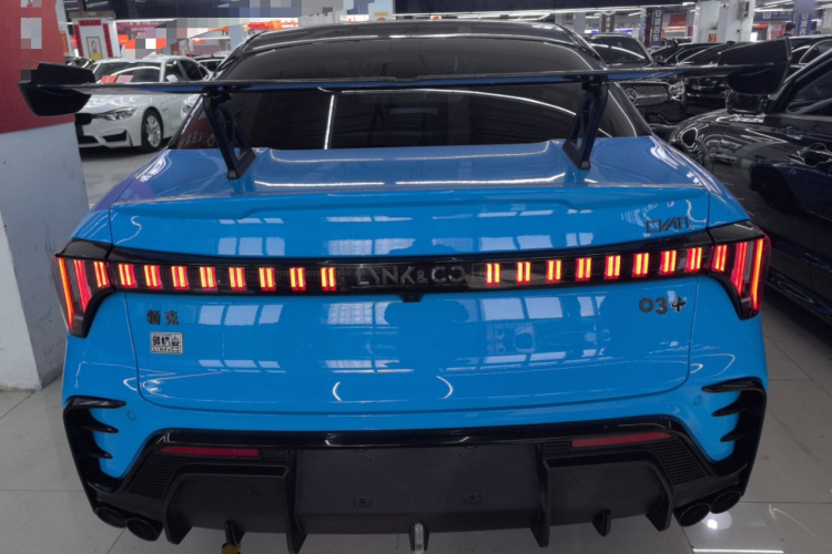 领克03 2023款 03+ 2.0TD 自动Cyan定制版性能套装车身外观6