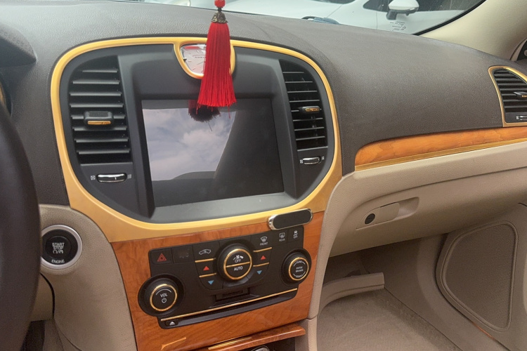 克莱斯勒300C(进口) 2013款 3.6L 尊适版局部细节16