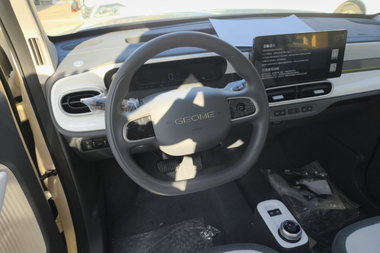 吉利银河 熊猫 2025款 210km 元气熊中控内饰13