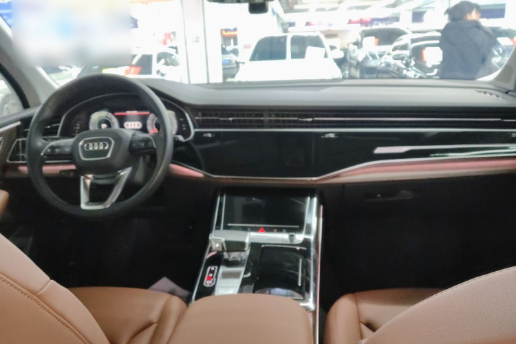 奥迪Q7 2023款 55 TFSI quattro S line运动型中控内饰12