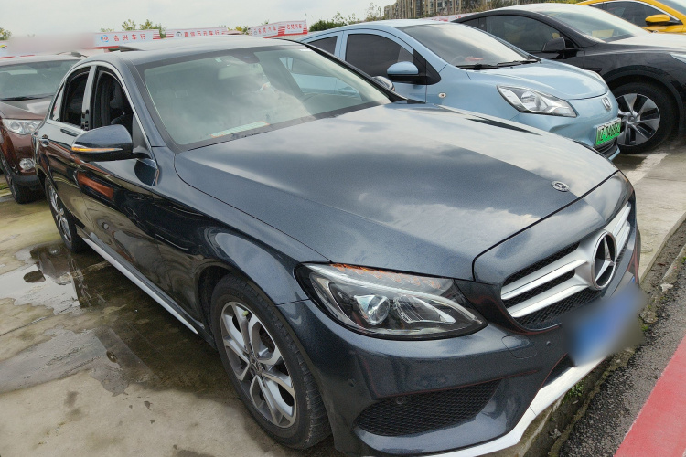 奔驰C级 2017款 改款 C 180 L 时尚型运动版车身外观3