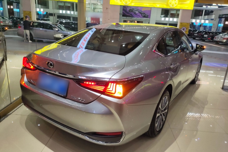 雷克萨斯ES 2023款 200 卓越版车身外观6005