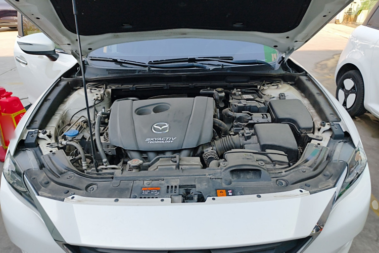 马自达CX-4 2018款 2.0L 自动两驱蓝天探索版 国V机舱底盘24