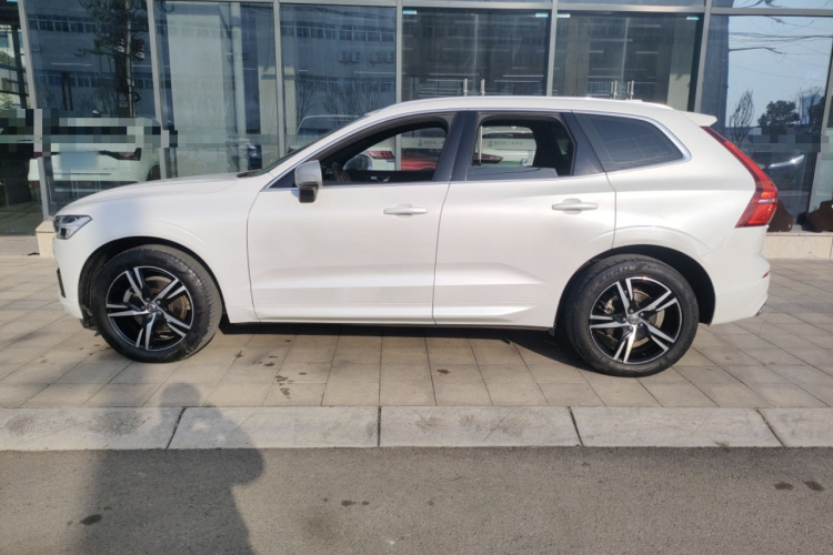 沃尔沃XC60 2019款 T5 四驱智远运动版 国VI车身外观4