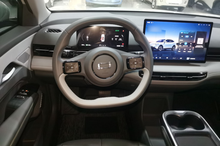 奔腾 悦意03 2025款 445km 欢悦版中控内饰13